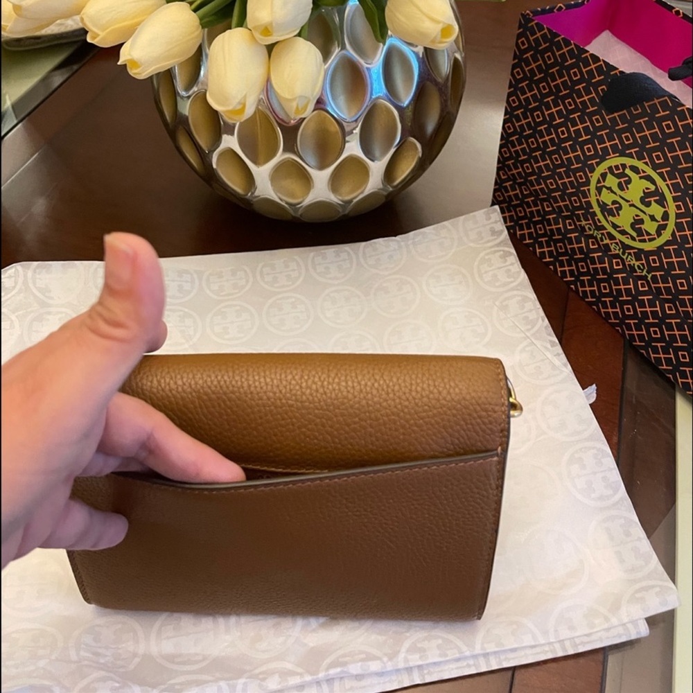 Brand new Athletic Tory Burch bag - Picture 11 of 15